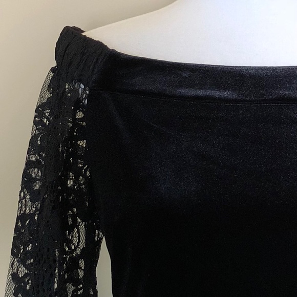White House Black Market off the shoulder lace sleeve velvet dress Size 00 - Picture 4 of 6